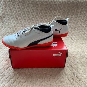 Puma Kids soccer shoes (size 12)